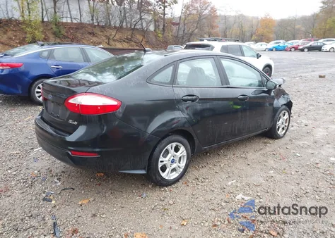 2015 Ford Fiesta Se z USA, uszkodzony, nr VIN 3FADP4BJXFM191562